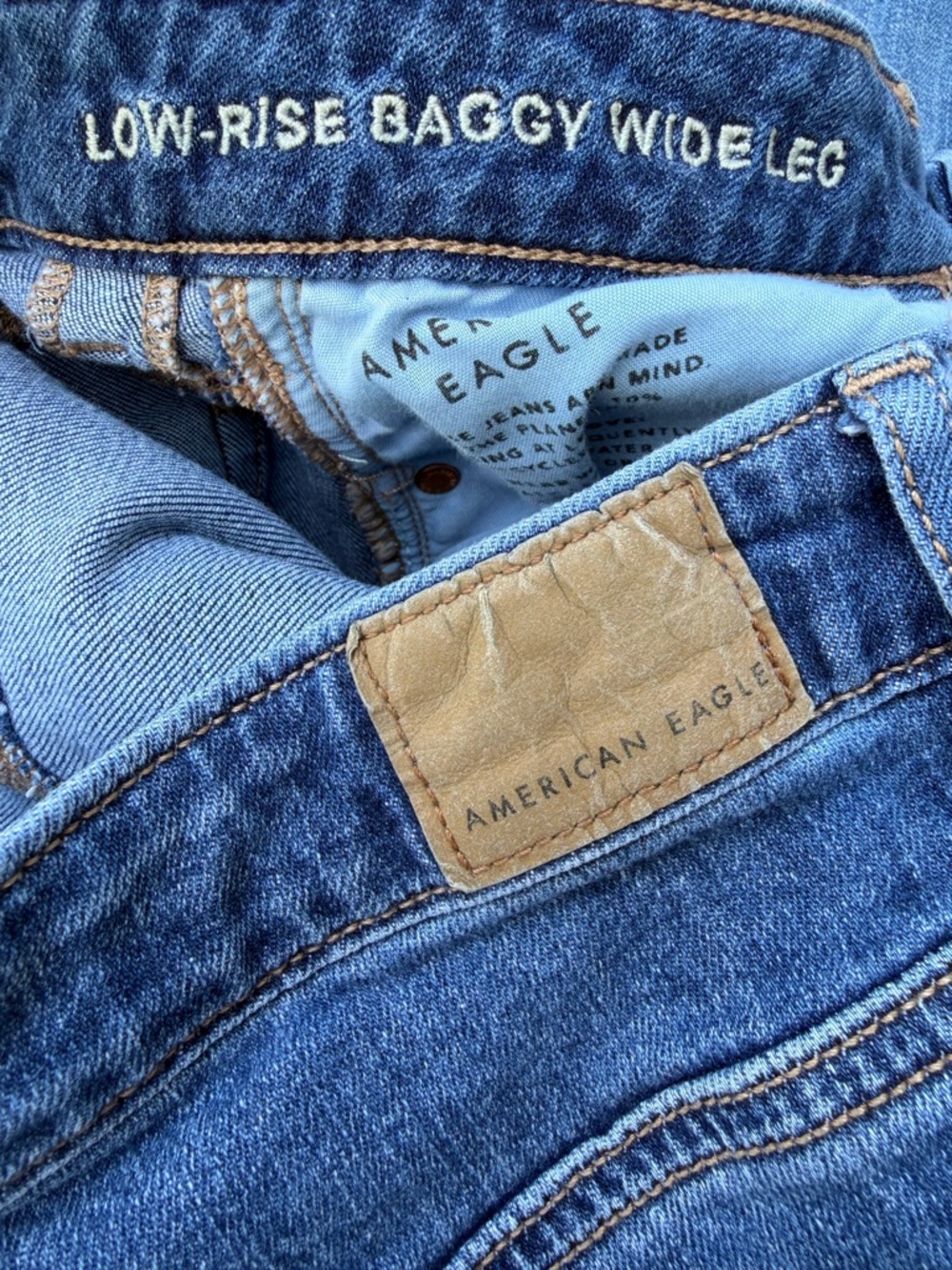 American Eagle Outfitters Blue Low Rise Baggy Jeans - Distressed Hem size 4 - Picture 9 of 11